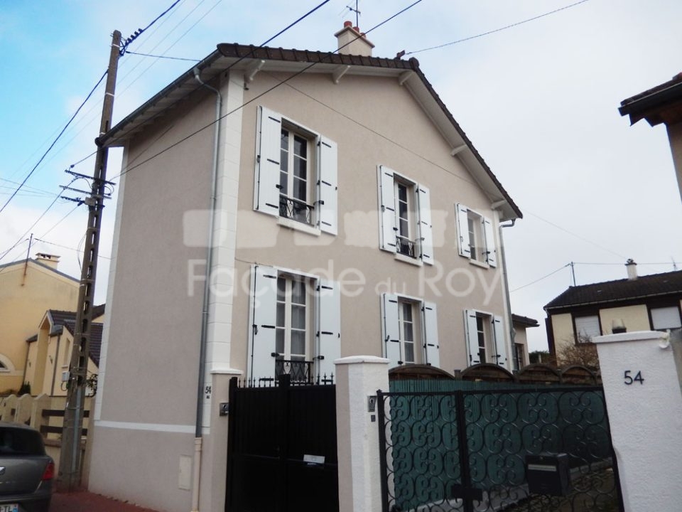 Rénovation des façades d’une maison traditionnelle 2 pans à La Varenne-Saint-Hilaire