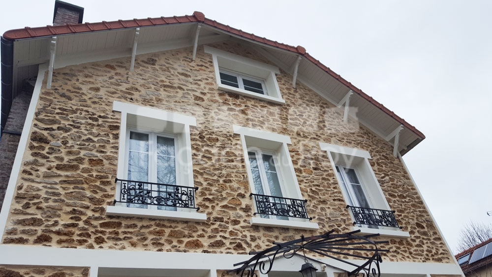Rénovation des façades d’une maison 1930 en pierres Meulière