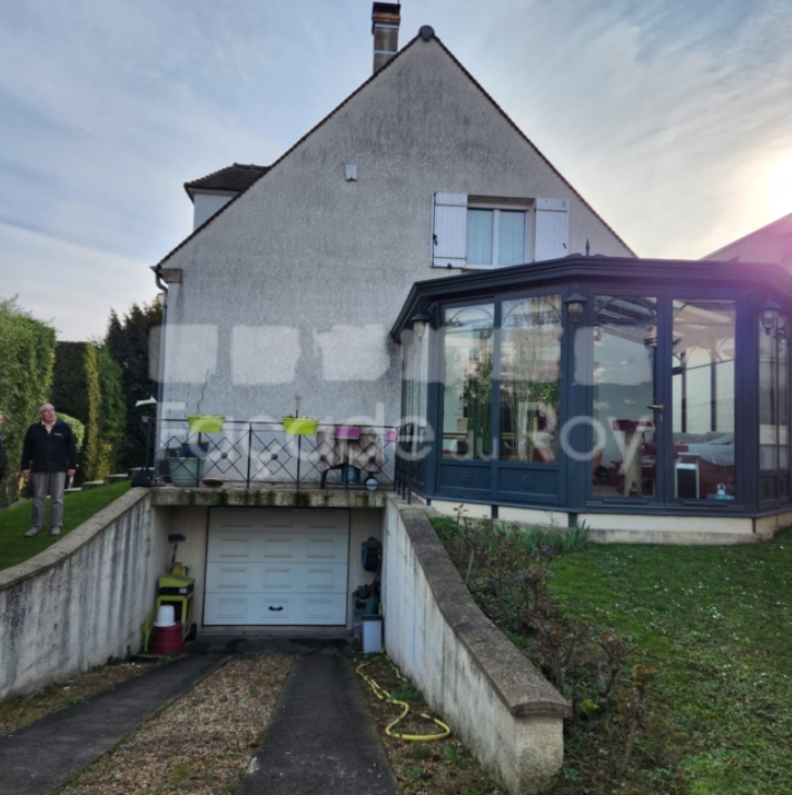 Façadier d'une maison à Saint Maur des Fossés, 94110, Val-de-Marne