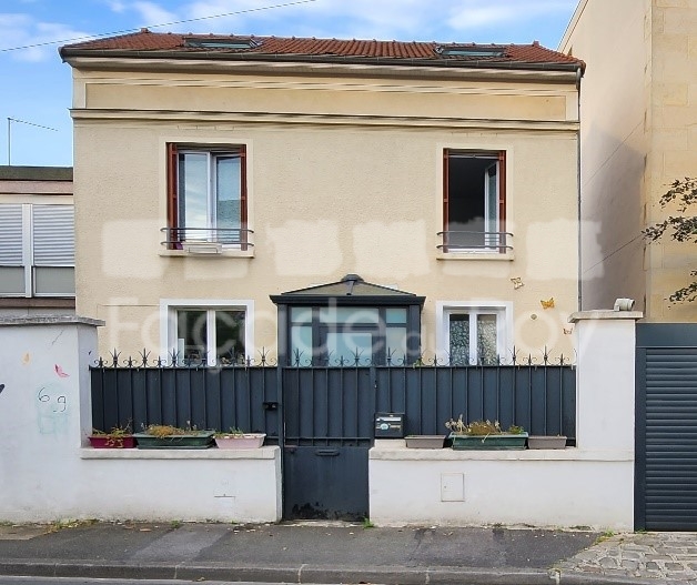 Façadier d'une maison à Fontenay-sous-bois, 94033, Val-de-Marne