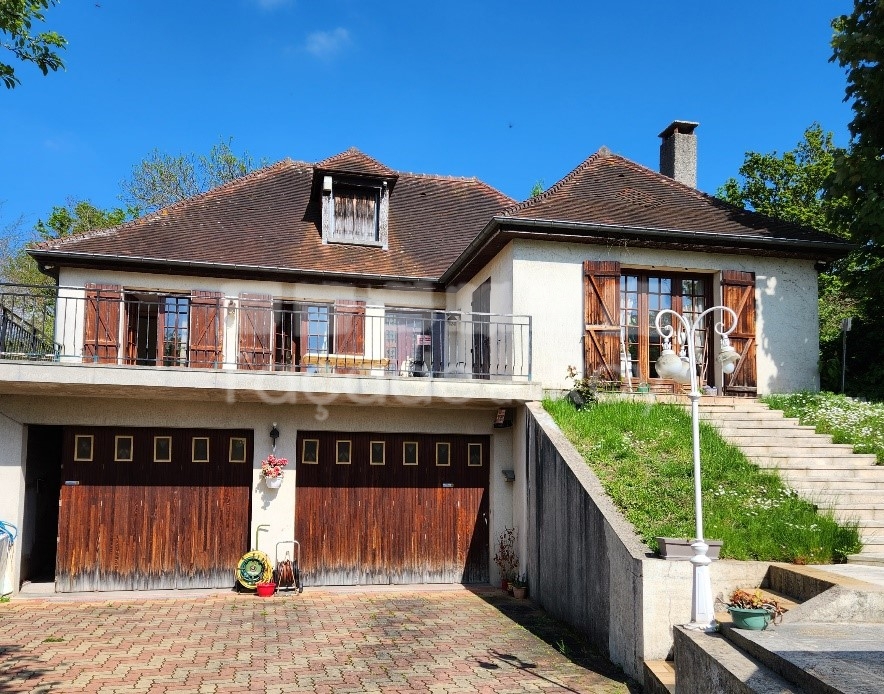 Façadier d'une maison à Ormesson-sur-Marne, 94490, Val-de-Marne